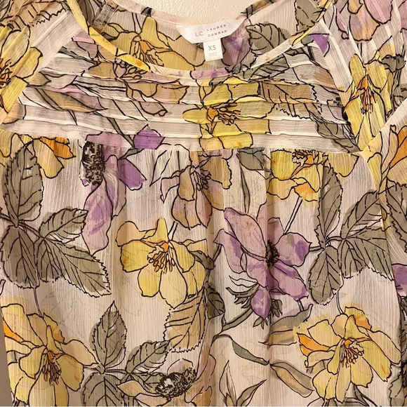 Lauren Conrad 3/4 sleeve floral sheer  top - Picture 3 of 3